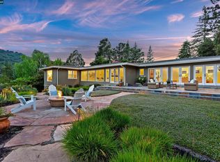 10 La Cresta Rd, Orinda, CA 94563