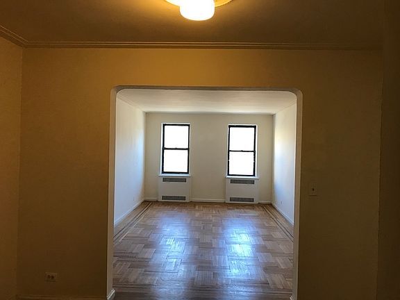 2nd image of 200 Haven Ave #3MM