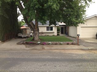 1047 Maria Dr, Oakdale, CA 95361