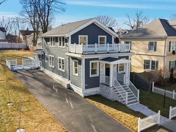 442 High St, Dedham, MA 02026