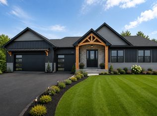 251 Saddle Ridge Ln, River Falls, WI 54022