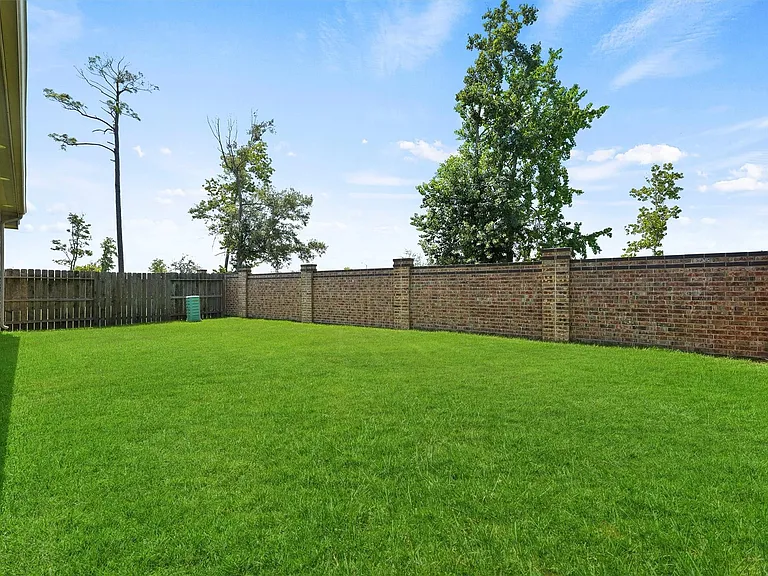 15863 McKinley Green Dr — Photo 19