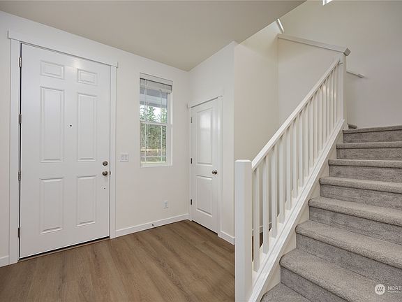 3rd image of 1945 NW Meadowview Drive #40