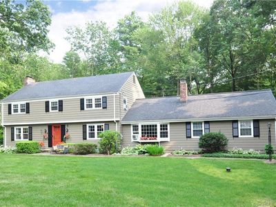 8 Whynwood Road, Simsbury, CT, 06070