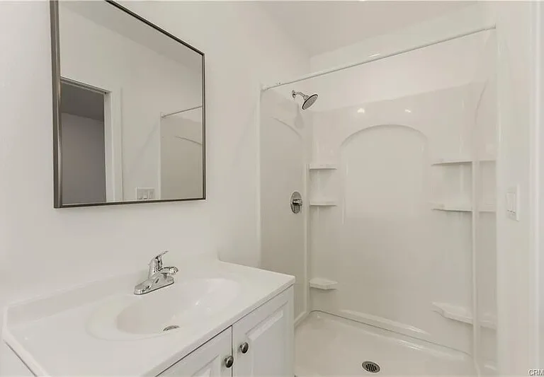 552 N Cambridge St — Photo 5