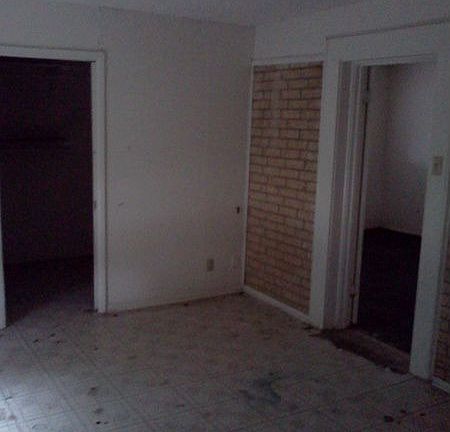 3rd image of 103 Dartmoor St