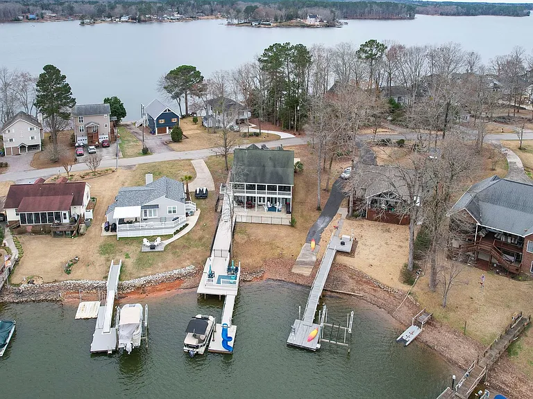 215 Mariners Pointe Rd — Photo 6
