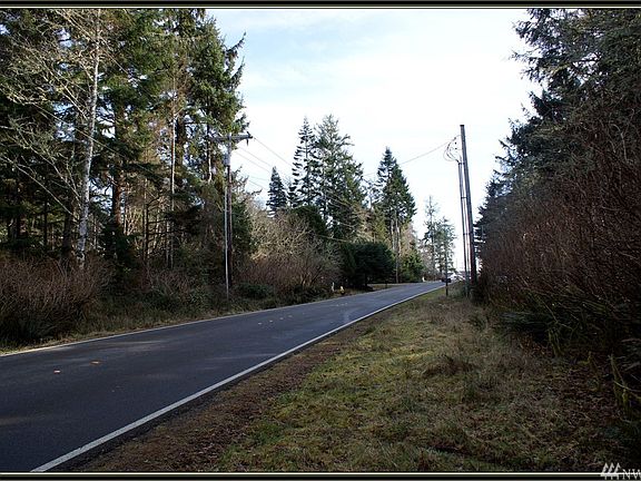 5th image of 913 Catala Ave SE