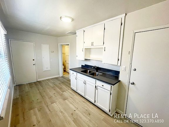 3rd image of 10961 S Figueroa St #16B