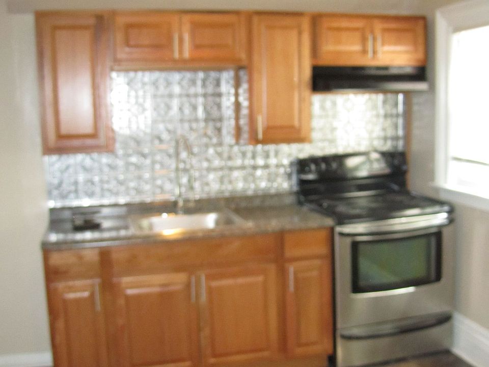 1st image of 300 Meigs St APT 3
