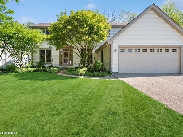 1135 Edgewater Ln, Antioch, IL 60002