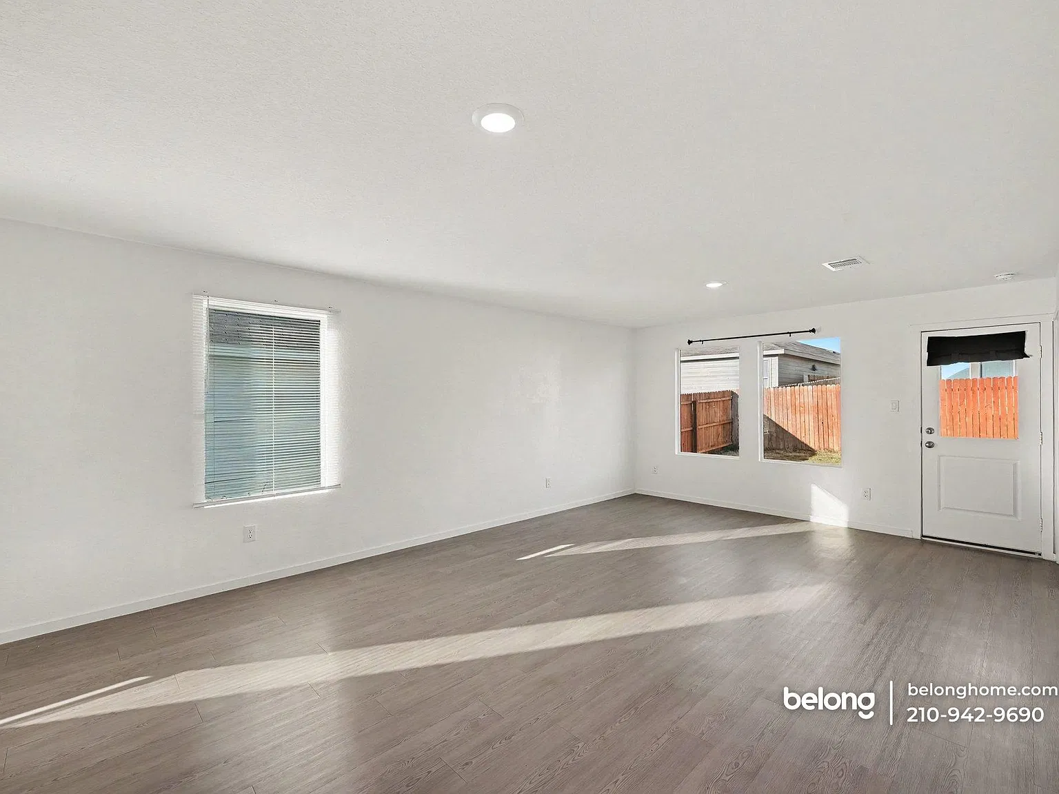 3 bed, 2.0 bath, 1411 sqft, $1,725 — Photo 3