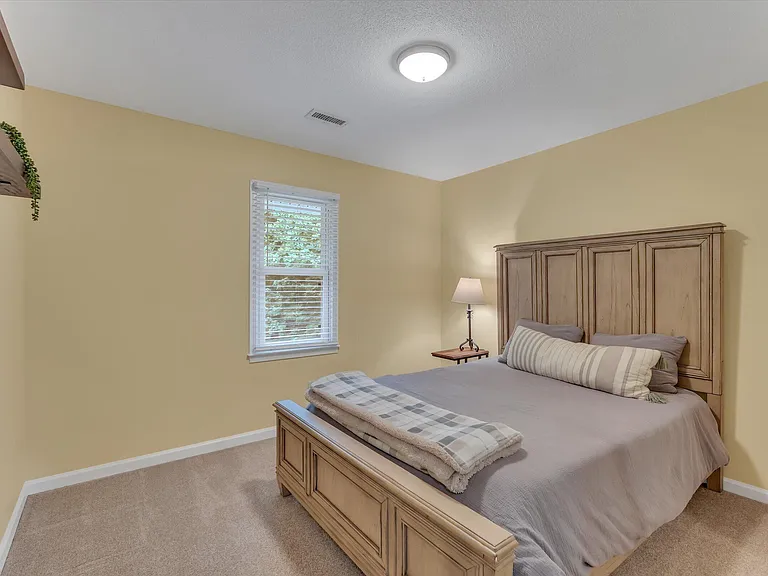 918 Hampshire Ct — Photo 30