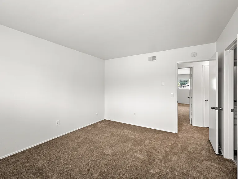 5580 Lake Park Way #28 — Photo 24