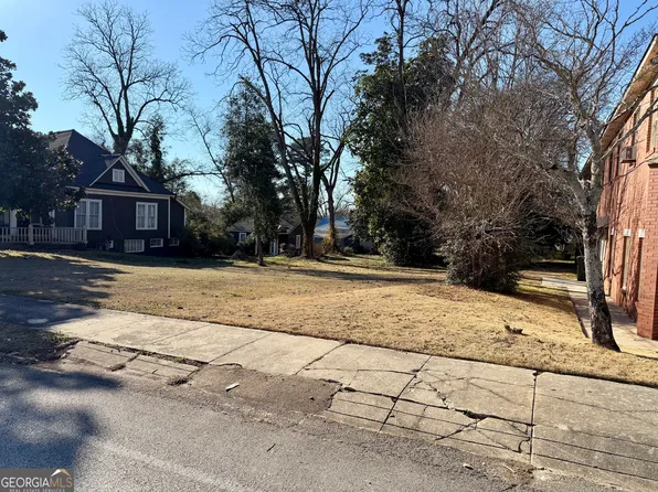 164 S McIntosh St, Elberton, GA 30635