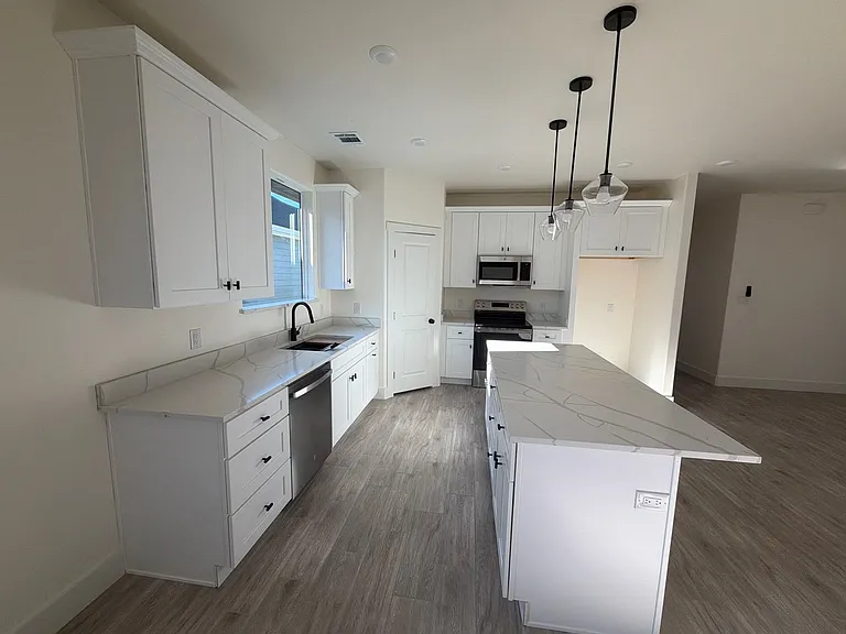 5707 Barkridge Dr — Photo 3