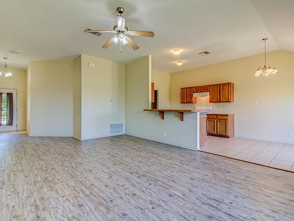 5th image of 237 Moonstone Dr