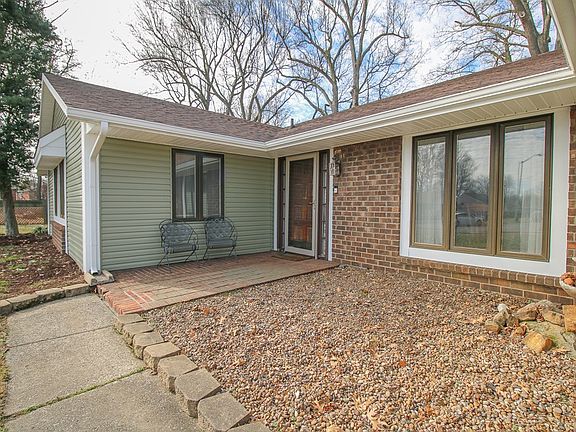 4th image of 814 Mary Lou Ct