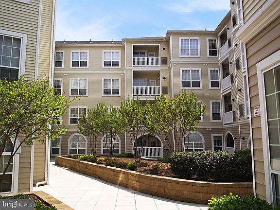 2nd image of 4551 Strutfield La