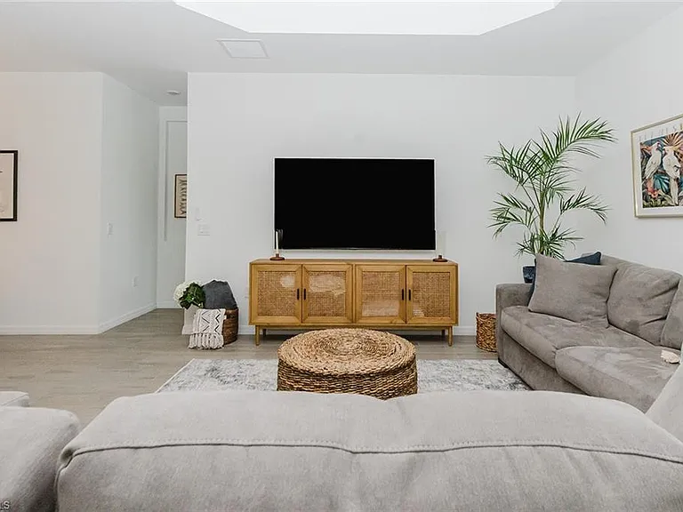 5453 Pikewood Ct — Photo 11