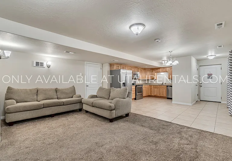 2801 S Harrow Ct — Photo 5