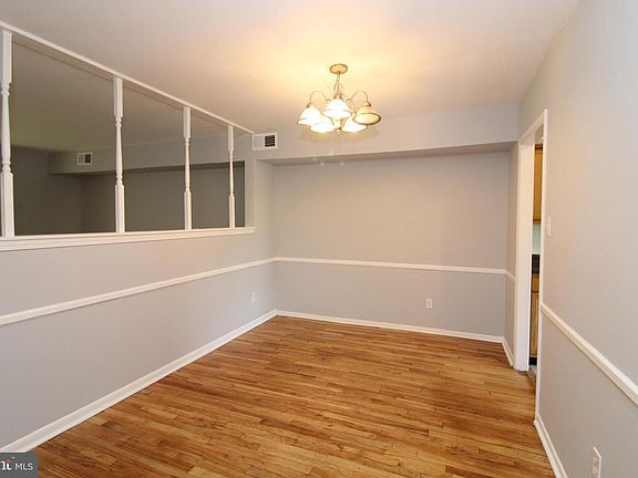 4th image of 14 Thistle Ct