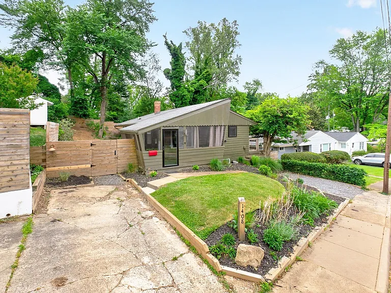 1408 Baker St #A — Photo 2