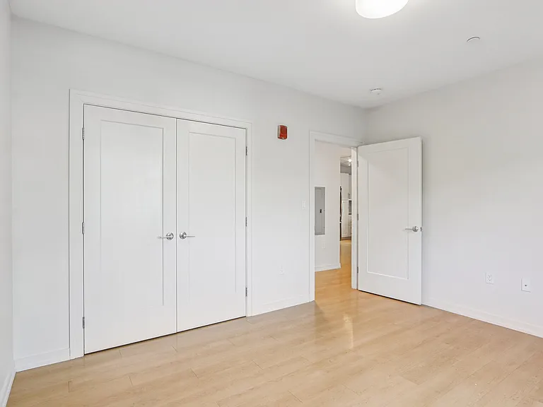 Park77 Apartments — Photo 48