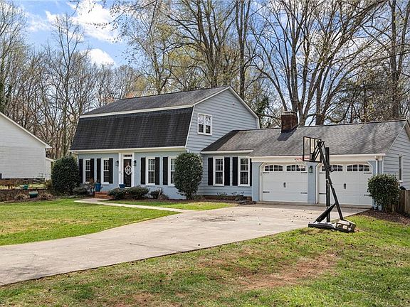 2nd image of 413 Courtland Dr