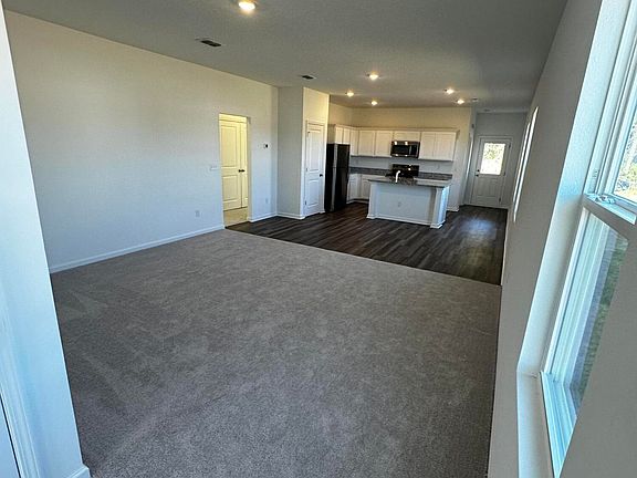 3rd image of 21 ORIOLE Road