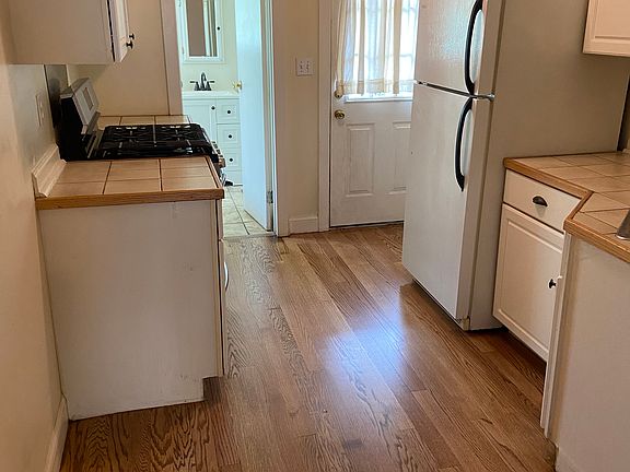 4th image of 6364 Phillips Ave