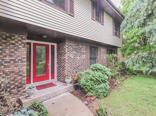 104 Prospect Ct, Prospect Heights, IL 60070