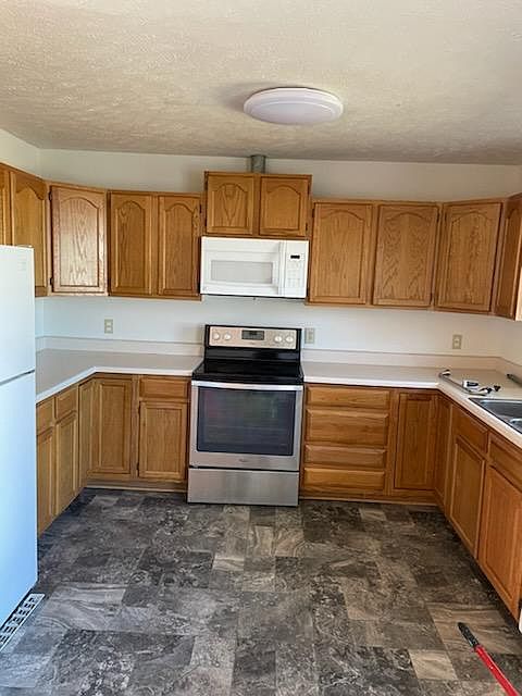 1st image of 1020 W Burt Dr