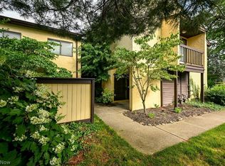 979 Hampton Ridge Dr, Akron, OH 44313