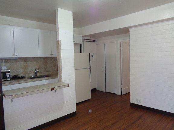3rd image of 215 Paoakalani Ave APT 8