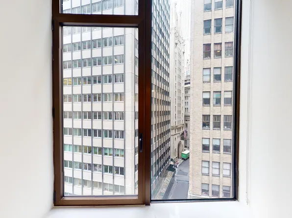 10 Hanover Square image 3 of 9