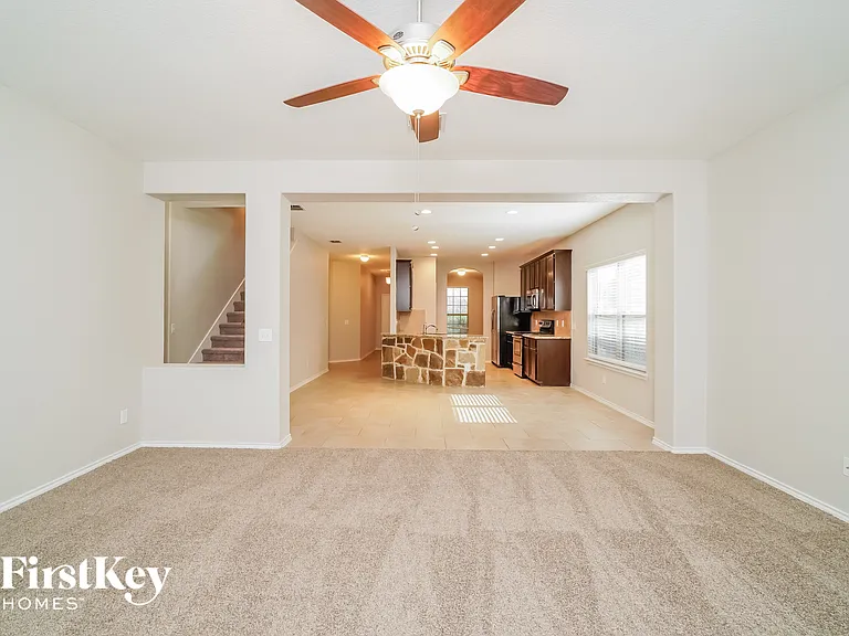 500 Stonebrook Dr — Photo 5