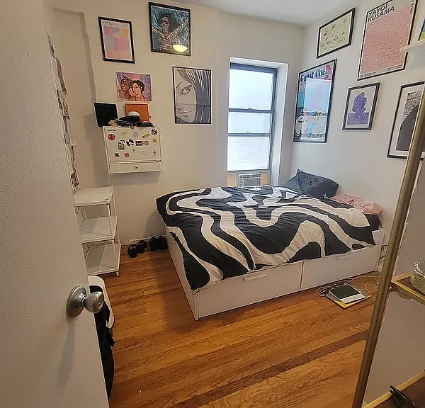 319 E 9th St #6 — Photo 2