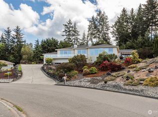 211 Amethyst Dr, Sequim, WA 98382