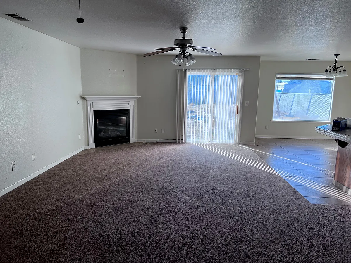 Building Photo - 2112 W Chesler St