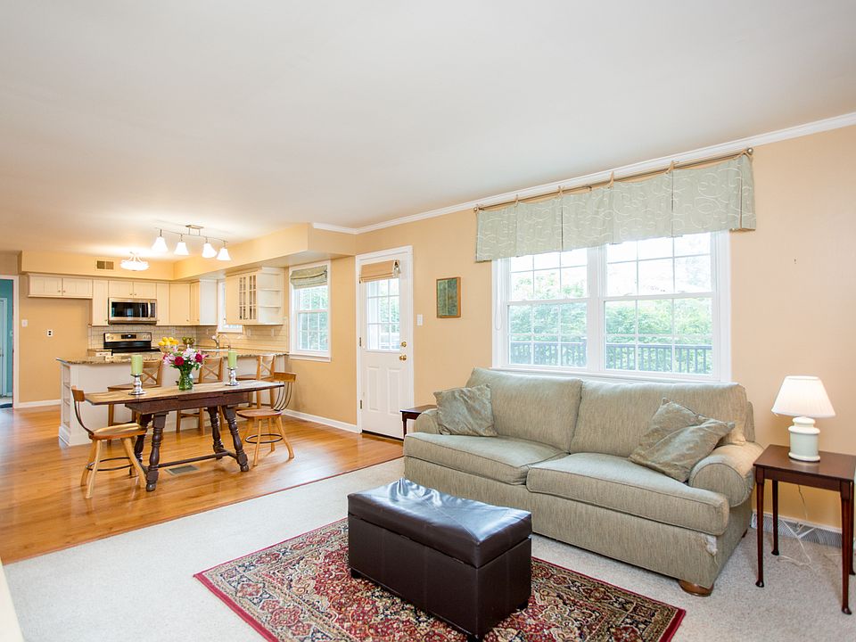 2nd image of 628 Meadowbrook Ave