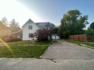 205 E Mechanic St, Yale, MI 48097