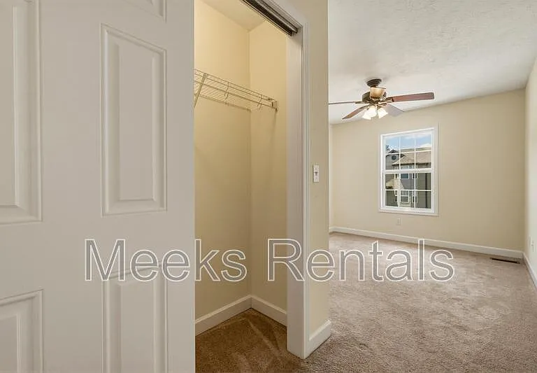Ariel Pointe Townhomes — Photo 21