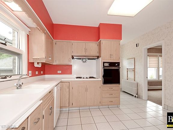 4th image of 2608 W Farwell Ave