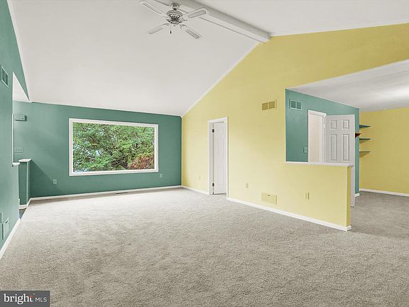 5th image of 317 Hillcrest Dr