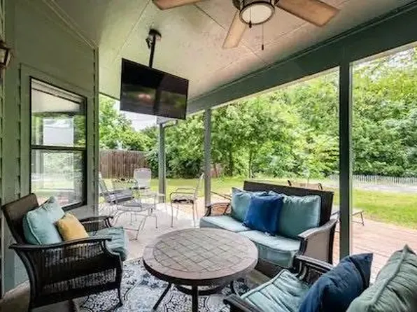 703 Oakridge Dr, Round Rock, TX 78681