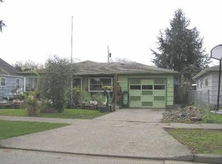 3043 Hemlock St, Longview, WA 98632