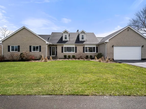 11 Broadmeadow Ln, Abington, MA 02351
