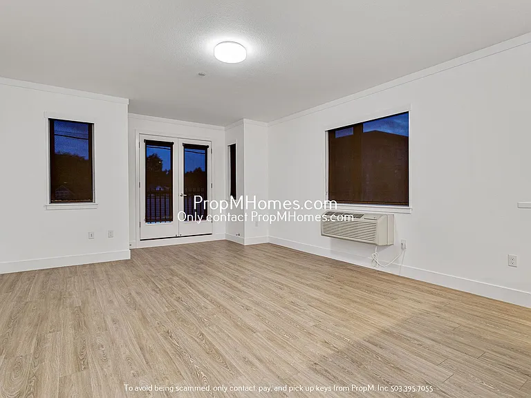 1825 SE 50th Ave #301 — Photo 9