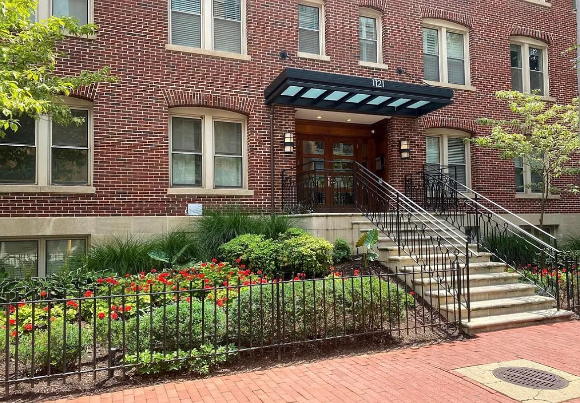 2 bed, 600 sqft, $3,450 — Photo 1